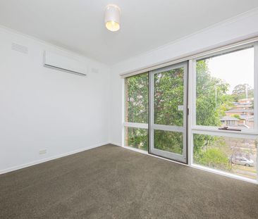 Split-Level Family Home - Photo 5