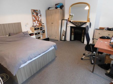 50 Oxford Street- Huge 1 Bed apartmentLoughborough - Photo 4