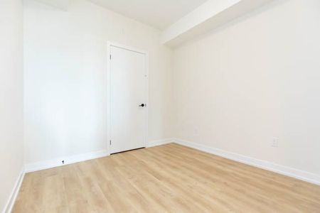 For Lease - 2300 St. Clair Avenue Unit# 802, Toronto, Ontario - Photo 2