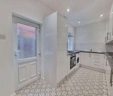 3 bedroom terraced house to rent - Photo 6