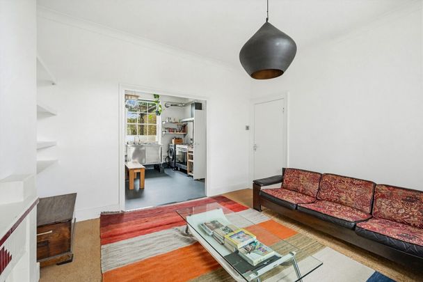 A stylish two‑bed short‑let on Albion Drive, E8 - Photo 1