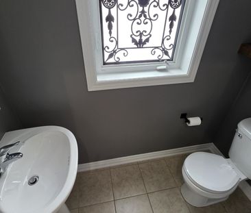 For Lease - 9 Samba Street, Richmond Hill, Ontario - Photo 5