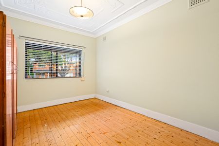 31 Shaw Avenue, Earlwood NSW 2206 - House For Rent | Domain - Photo 2