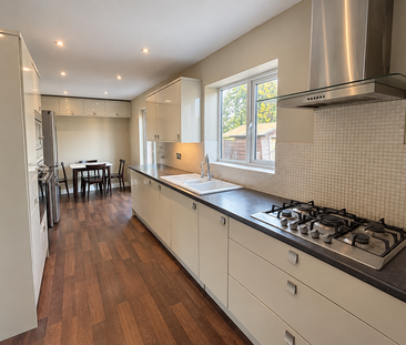 3 bedroom semi-detached house to rent - Photo 5