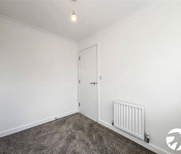 4 bedroom end of terrace house to rent - Photo 4