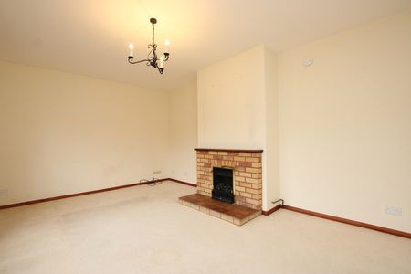 Dempsey Drive, Rothwell, Northants , NN14 - Photo 2