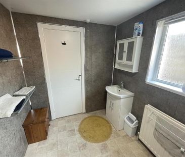 23 Springfield Drive, Belfast, BT12 7EL - Photo 5