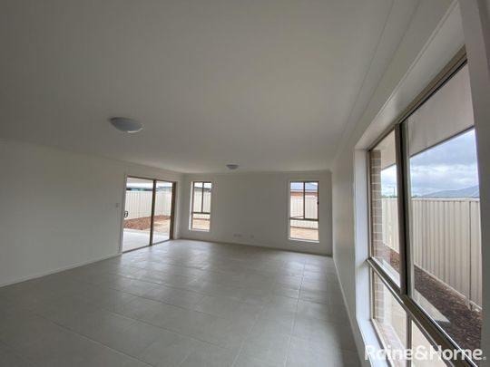 Family Friendly 4 Bedroom Home in Munno Para West! - Photo 1