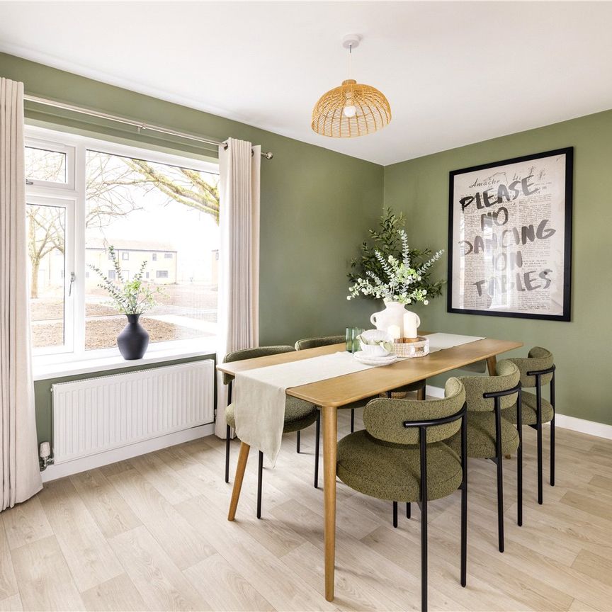 Alma Gardens, Deepcut, Camberley, Surrey, GU16 - Photo 1