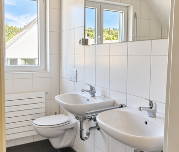 Ein Zuhause mit Charakter – stilvolle Maisonettewohnung unter dem Dach - Photo 3