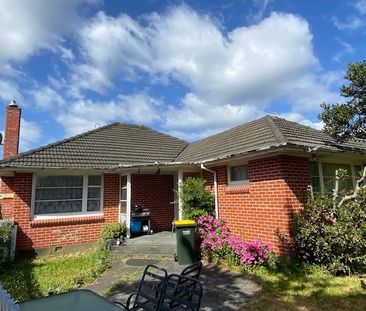 24 Mabey Road, Avalon - Photo 2