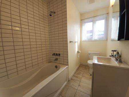 Logement de 3 chambres au dernier étage. - Photo 2