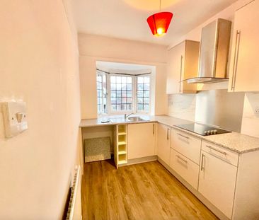 1 Bed Terraced House, Cecil Road, W3 - Photo 2