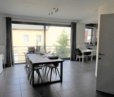 WICHELEN - Centraal gelegen, modern appartement. - Foto 2
