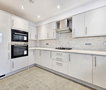 3 bedroom terraced house to rent - Photo 6