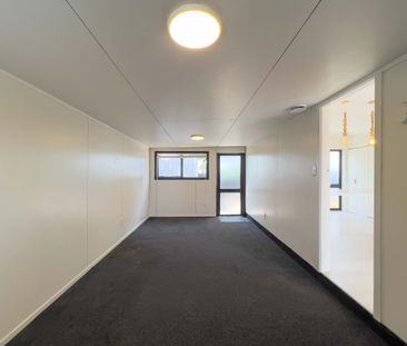 Stand-alone, Fully Renovated Family Home - Photo 2