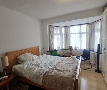 4 bedroom semi-detached house to rent - Photo 4