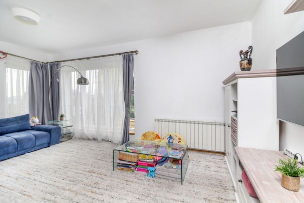 Casa finisata tip duplex, GARAJ, 3 dormitoare, 2 bai, str. C - Photo 1