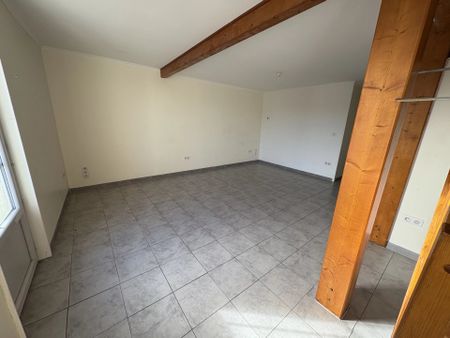 Location Appartement 2 pièces 56m² STE FOY LA GRANDE 33220 - Photo 2