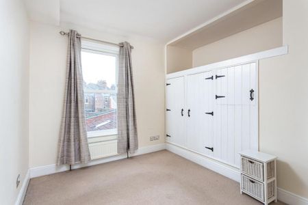 2 bedroom terraced house to rent - Photo 4