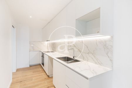 New-build apartment for rent in Finestrelles - Photo 3