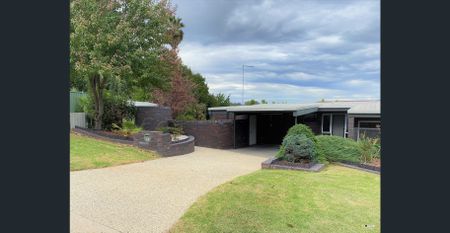 2 Bedroom, 2 Bathroom, 2 Car Parking! - Photo 2