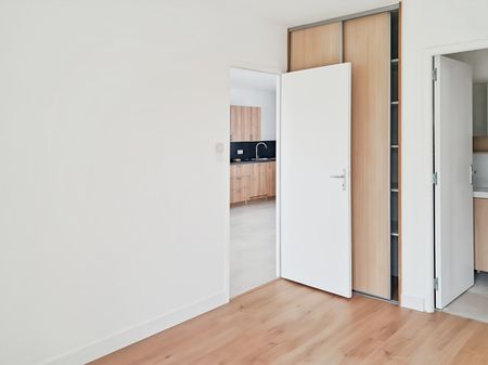 Location Maison 5 pièces 120m² SENS DE BRETAGNE 35490 - Photo 4