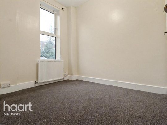 4 bedroom terraced house to rent - Photo 1