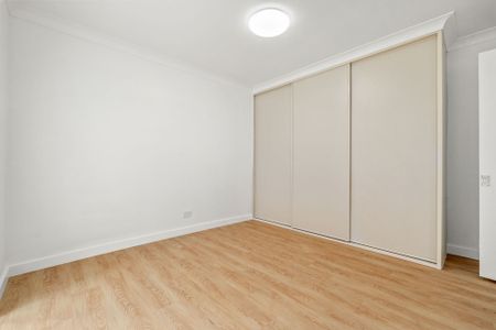 Charming refurbished family home in the Bay - Photo 2