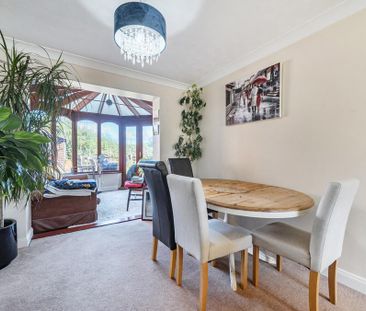 3 bedroom detached house to rent - Photo 3