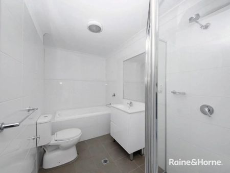 Perfect family home with Amenities Nearby - Photo 2