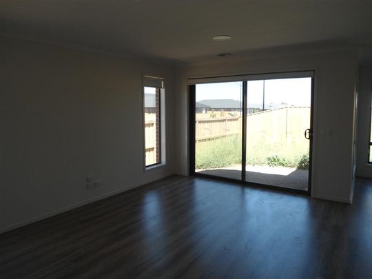 LOVELY 3 BEDROOM HOME - Photo 1