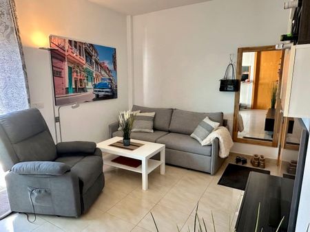 Penthouse to rent in Arguineguín Casco, Gran Canaria with garage - Photo 3