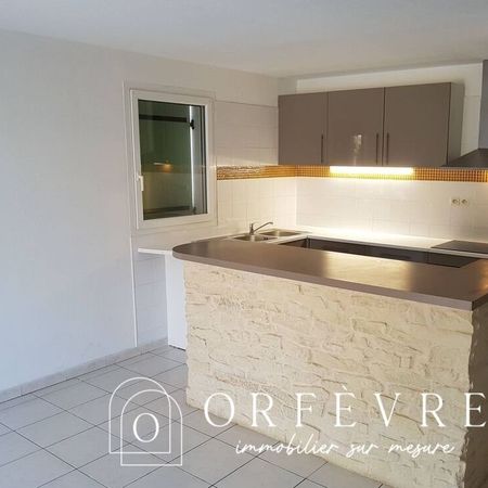 Maison a louer - 3 chambres - Garage & jardin, - Photo 3