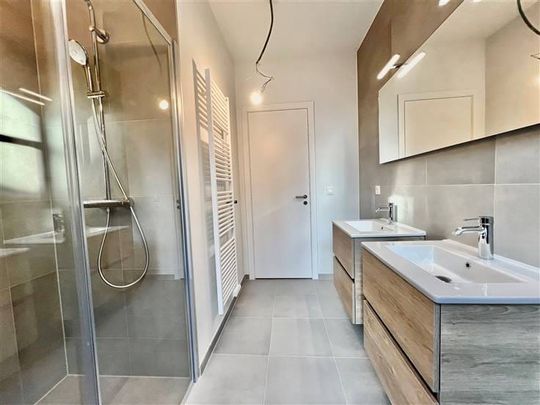 Appartement te huur - Photo 1