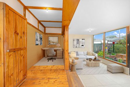 CHARMING FAMILY HOME IN AUBURN!! - Photo 5