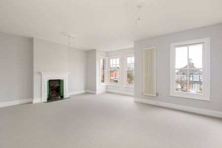 4 bedroom semi-detached house to rent - Photo 5