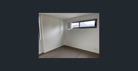 Large 2 bedroom apartment next to the westfield - Photo 2