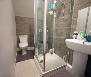 Large and bright spacious house share - Photo 4
