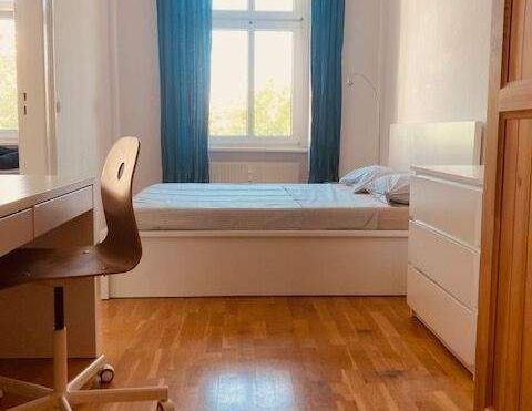 Befristet für 18 Monate - Geräumige möblierte Wohnung in Prenzlauer Berg - Photo 1