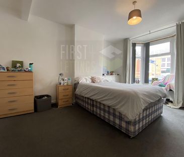 4 bedroom terraced house to rent - Photo 3