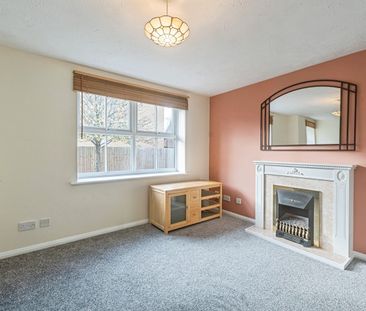 2 Bed Flat, Elm Park, RG30 - Photo 2
