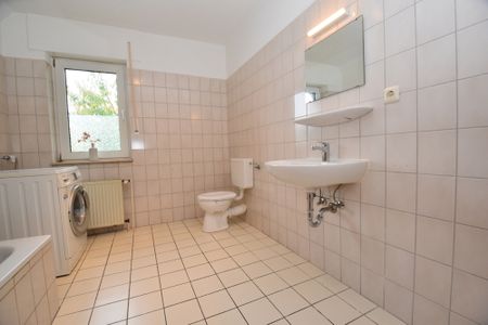 Dachgeschosswohnung mit Garage in ruhiger Siedlungslage in Markhausen - Photo 2