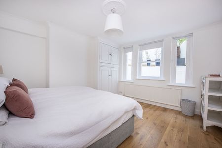 3 bedroom flat to rent - Photo 3