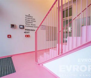 Nabízíme Vám k pronájmu moderní byt o dispozici 1+kk a velikosti 28... - Photo 4