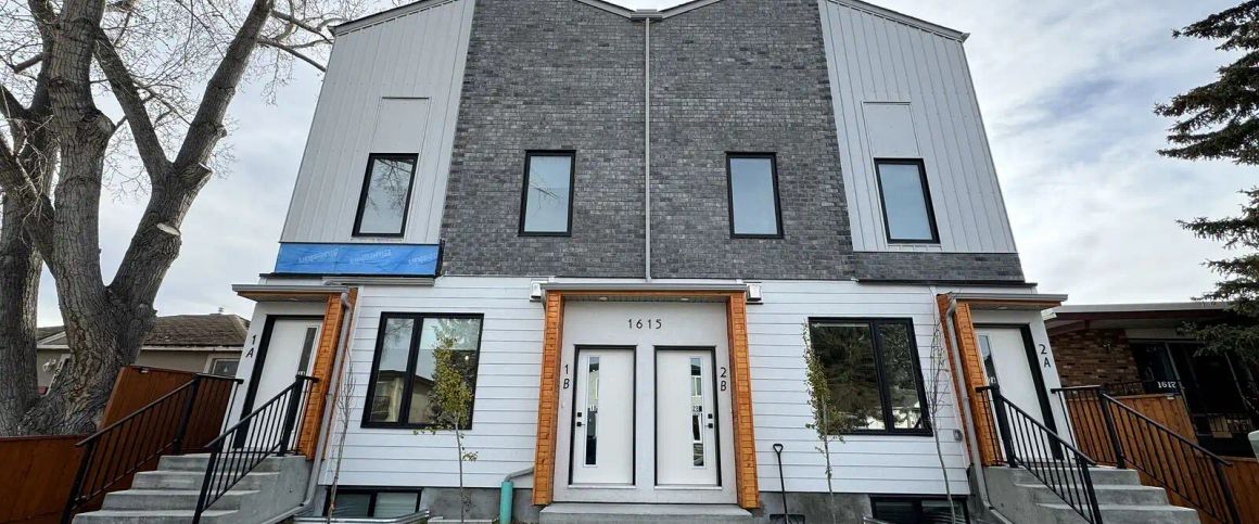 Luxurious,3 bedrooms,2.5 bathroom with loft and patio — 3 Bedrooms+ Den Duplex - Photo 1