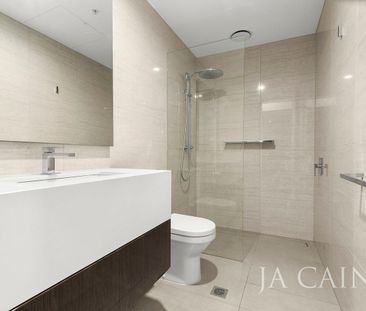 Amazing Apartment with City Views - Photo 5