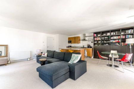 2 bedroom flat to rent - Photo 2