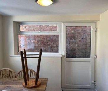 Bedroom Detached House In Winton, BH9 - Photo 2