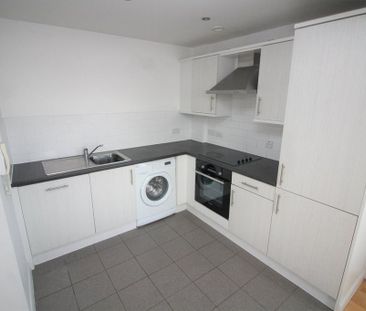2 bedroom flat to rent - Photo 2